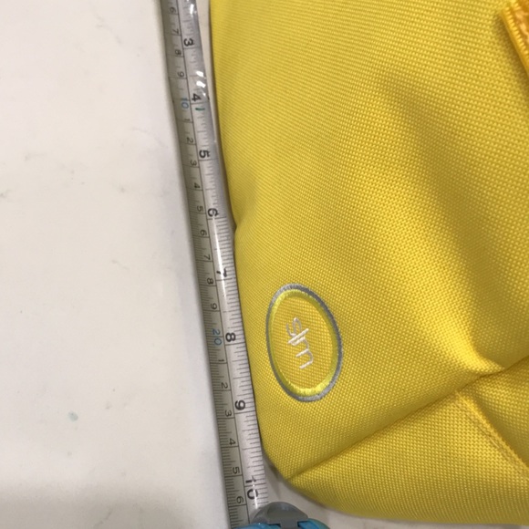 YELLOW LUNCH TOTE. SIMPLY/MODERN. Insulated inside zip closure. Outside zip also - Picture 6 of 7